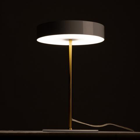 Настольный светильник Arte Lamp Elnath A5038LT-3WH